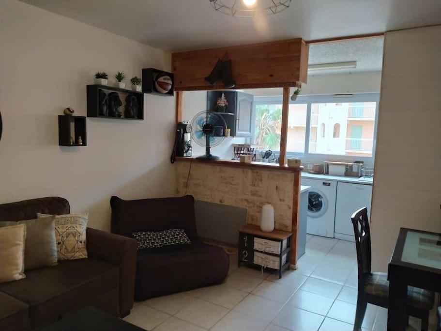 Joli Appartement Avec Grande Et Belle Terrasse, Au Pied De La Plage Du Grazel! Gruissan Exterior foto